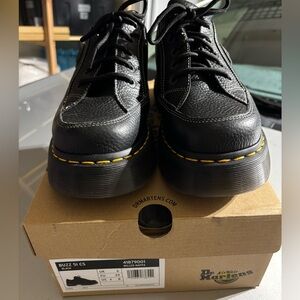 Dr. Martens Buzz shoes